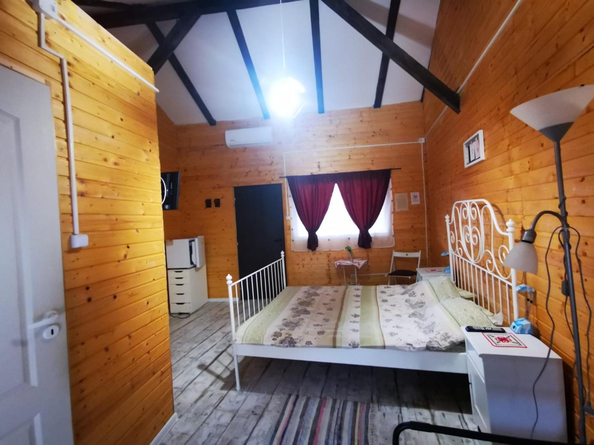 Casa De Oaspeti Dunarea La Cazane Dubova Zewnętrze zdjęcie