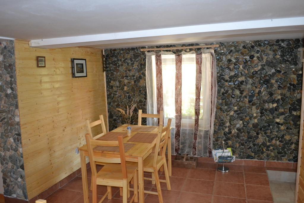 Casa De Oaspeti Dunarea La Cazane Dubova Zewnętrze zdjęcie